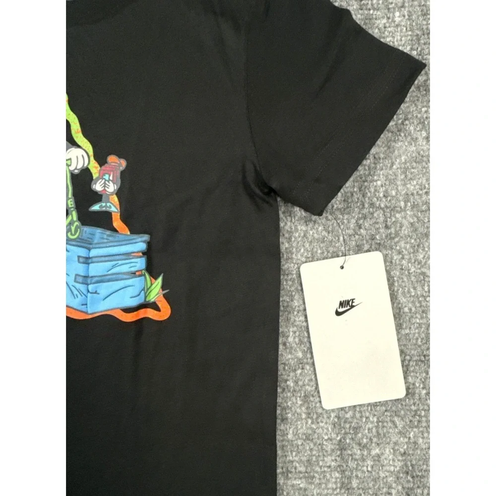 Nike Boys Size 5 Graphic T-Shirt Black Short Sleeve Cartoon Scooter NWT